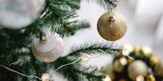 Deck the Halls with Sustainable Style: Eco-Friendly Artificial Christmas Garlands